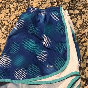 Women’s L Nike running shorts